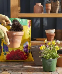 Miracle-Gro Soil & Soil Amendments 16-Quart Potting Soil Mix -SoilCraft Shop 05413036