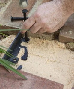 Thing Edging 8-Pack 8-in Black Plastic Paver Spike -SoilCraft Shop 08789008