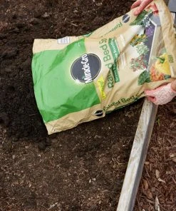 Miracle-Gro Soil & Soil Amendments 1.5-cu ft Organic Raised Bed Soil -SoilCraft Shop 08888264