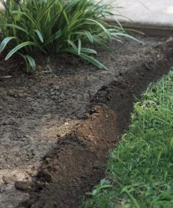 EasyFlex Pound-In Landshark 20-ft Black Plastic Landscape Edging Roll -SoilCraft Shop 09549122