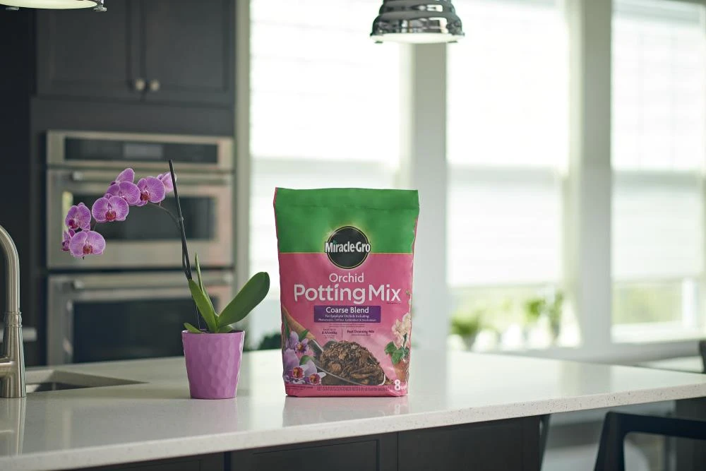 Miracle-Gro Soil & Soil Amendments Orchid 8-Quart Potting Soil Mix 3 Miracle-Gro Soil & Soil Amendments Orchid 8-Quart Potting Soil Mix - Image 3