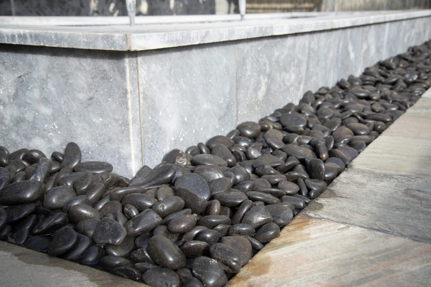 WonderLand Landscaping Rock 0.4-cu ft Black Decorative Rock 6 WonderLand Landscaping Rock 0.4-cu ft Black Decorative Rock - Image 6