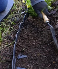 EasyFlex 2.5 in. x 20 ft. Scallop Black Woodgrain No-Dig Edging Kit -SoilCraft Shop 43438448