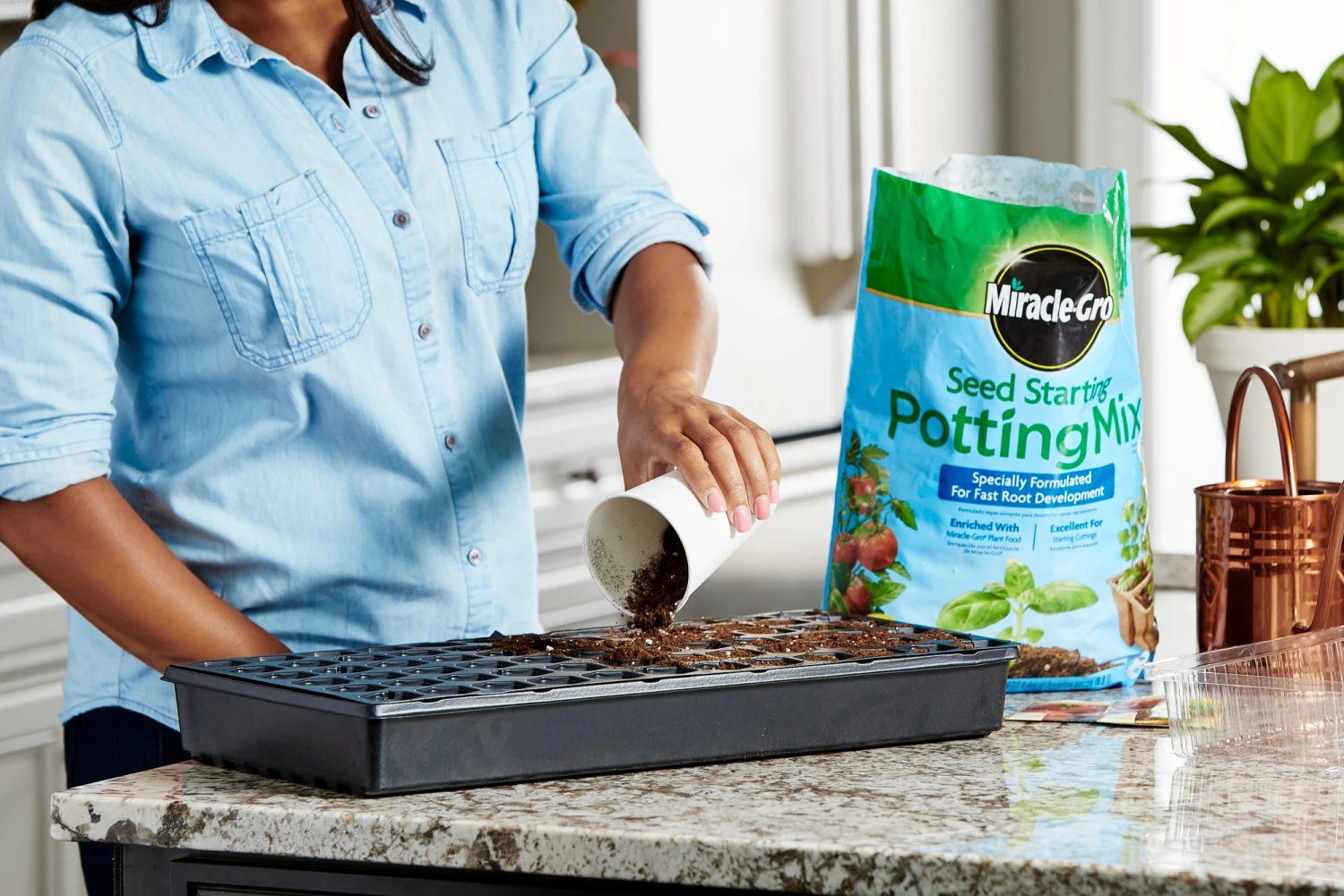 Miracle-Gro Soil & Soil Amendments Seed Starting Potting Mix 2-Pack 8-Quart Potting Soil Mix 3 Miracle-Gro Soil & Soil Amendments Seed Starting Potting Mix 2-Pack 8-Quart Potting Soil Mix - Image 3